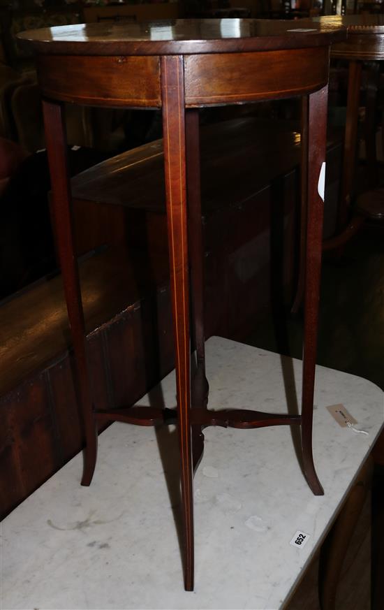 Cirlcular crossbanded mahogany table
